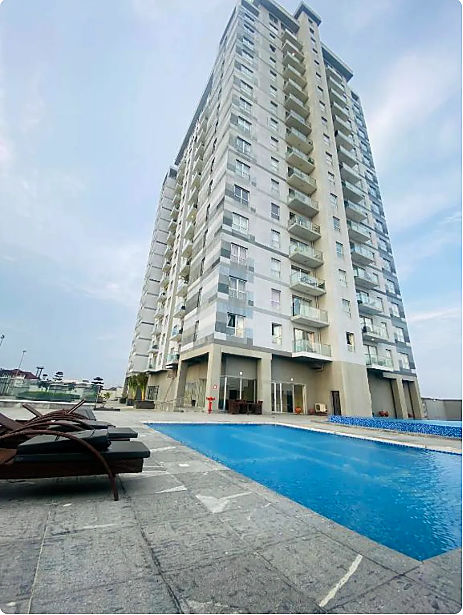 Sapphire Tower above the resort-style pool deck