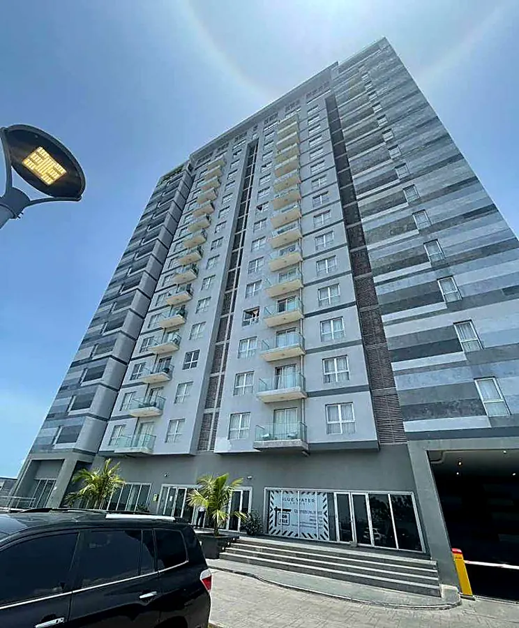 Sapphire Tower facade and entrance